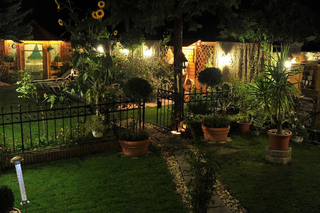 Sopron Eszter Apartman Oda fotoğraf