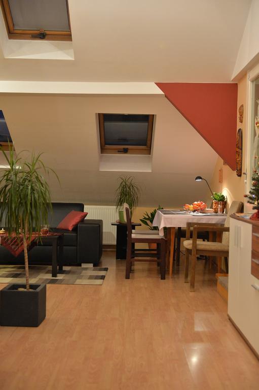 Sopron Eszter Apartman Oda fotoğraf