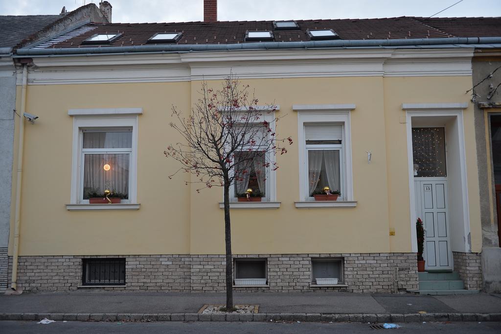 Sopron Eszter Apartman Oda fotoğraf